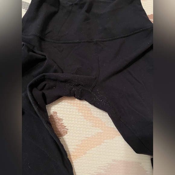 Alo Yoga Airbrush Leggings - Picture 6 of 6